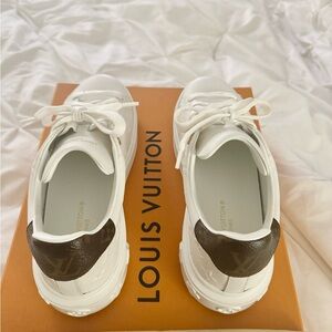 100% authentic Louis Vuitton Women's Time Out Sneakers.